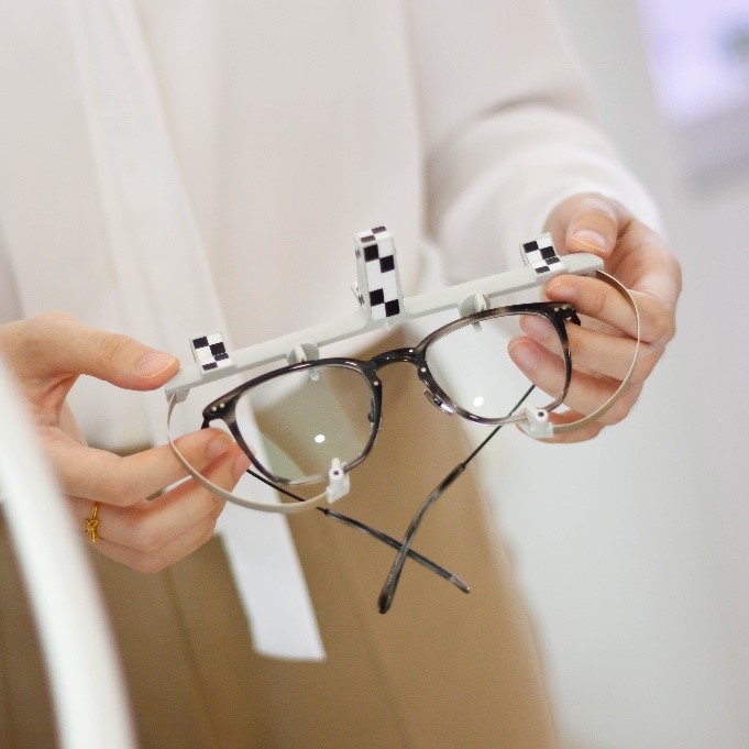 personalized-lens-fitting-in-optometrist